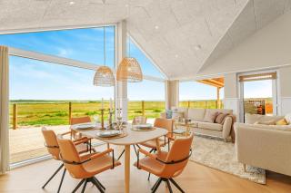 Uniquely located wooden cottage by the sea - SJ1 - Harboør - 9