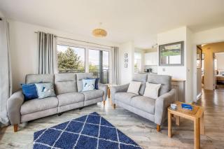 Isle View - Large Corner Balcony with Harbour Views - Poole - 1