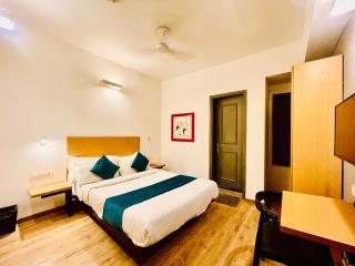 Couple Friendly Hotel- Surajkund Faridabad Shooting Range - Faridabad - 4
