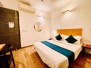 Couple Friendly Hotel- Surajkund Faridabad Shooting Range - Faridabad - 3