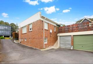 Sun-kissed house - Auckland - 9