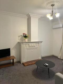 Sun-kissed house - Auckland - 6