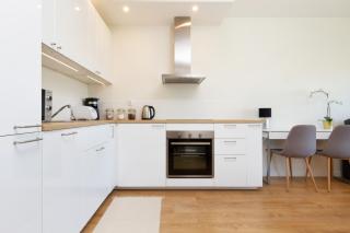Modern Apartment with Parking and Balcony in Gdynia by Noclegi Renters - Gdynia - 8