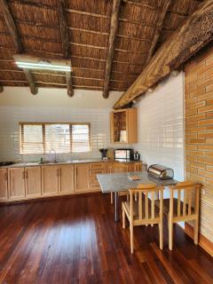 Lichenry Bush Lodge - - 9