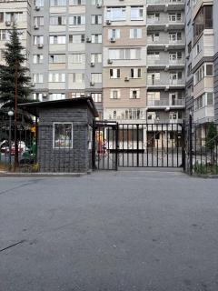 Просторная и уютная квартира с панорамным витражом с видом на город, Центральный стадион, Театр и другие знаковые места Алматы - Almaty - 8