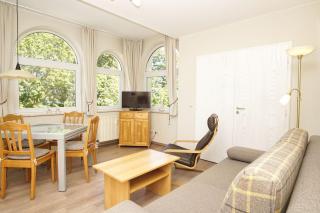 strandnah, mit Balkon und Sauna- und Schwimmbadnutzung im AHOI Erlebnisbad in Sellin gratis - Villa Strandmuschel FeWo 07 - Göhren - 8