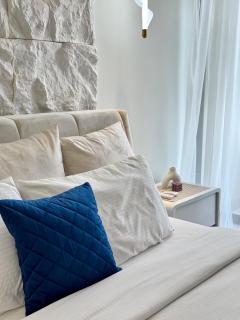 Serene 1BHK Central Gulberg Self check-in WiFi Pool - Lahore - 8