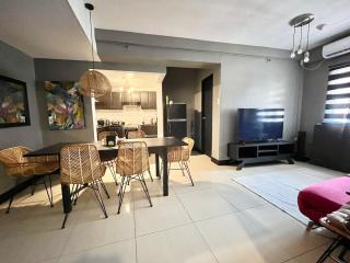 Cozy 2BR Resorts World & NAIA T3 Free Parking - 2