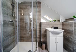Whitchurch Road Retreat in Cardiff - Cardiff - 1