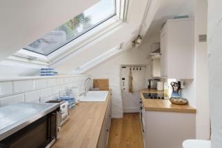 Luxury Cornish Cottage & Modern Cabin with Garden, Central St Agnes - 1