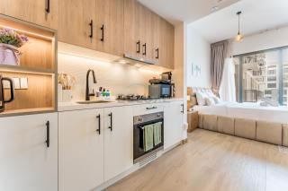 Steps Away from Town Square Park Studio, Minutes Drive to Butterfly Garden, Liva Apartments, Town Square by Deluxe Holiday Homes - 8