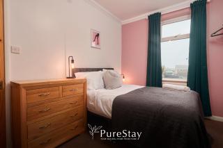 Spacious 4 Bedroom Bradford House with 6 Beds with Parking by PureStay- 7 night min! - Wibsey - 7