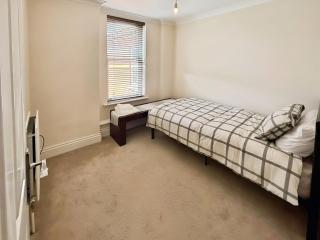 Spacious 3 bed Apt with parking near Harborne High Street - Birmingham - 7