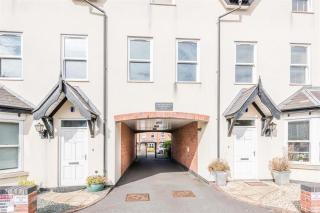 Spacious 3 bed Apt with parking near Harborne High Street - Birmingham - 2