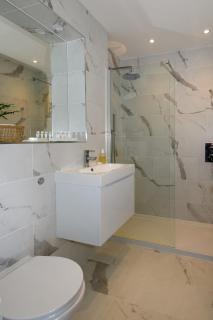 Luxury 2bed apartment with parking 5min walk to beach - Pembrokeshire - 1