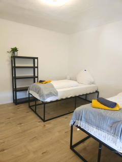 Industiral Design - 24h Self-Check- in - bis 7 Personen - zentrale Lage - Parkplatz - WiFi - Innenhof - Nalbach - 2