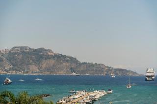 Sea View Apartment in Naxos - 8