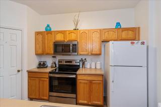 Peaceful Getaway in Windsor Hills - 1