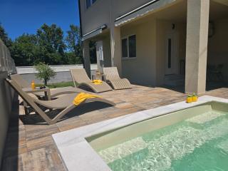 Dolce vita - apartments with pool near Poreč - Nova Vas - 0