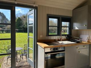 Shepherd's Huts at Hall Farm - Ashby cum Fenby - 5