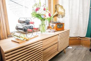 Elegant Escape, Modern Luxe in Historic Suite - Saint John - 1