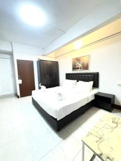 La Casa Residencies - 7