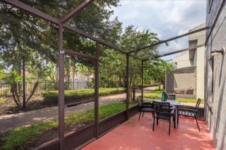 Cozy Townhome in Fantasy World Near Parks - 7