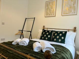 The Coastal Getaway - - 8