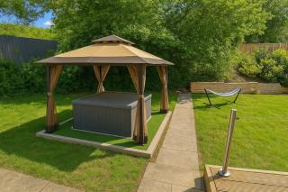 Hot Tub Oasis by the Sea & Woods - Swansea - 1