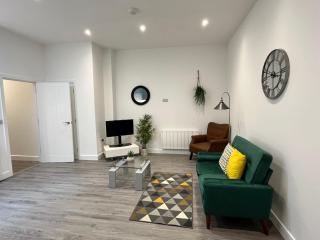 The Coastal Getaway - - 6