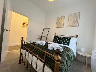 The Coastal Getaway - - 4