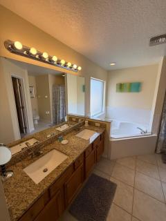 Amazing Retreat at Lake Berkley - 1