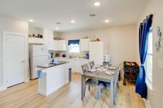 4 Mi to Rockport Beach Park Home with Resort Perks - 4