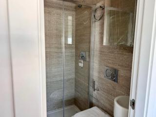7 Night Discount- Lagos Marina- DoubleBed - 6