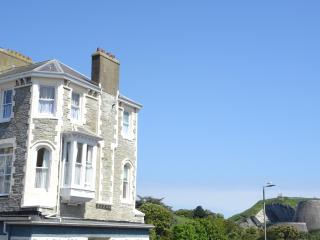 Puffins Nest, close to Tunnels Beach & Harbour with Parking - Ilfracombe - 0