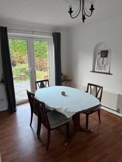 Stunning Bungalow In Rugby by Eason Stays, Ideal for Weekend Getaways & Business Travellers - Free Parking - - 8