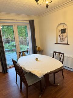 Stunning Bungalow In Rugby by Eason Stays, Ideal for Weekend Getaways & Business Travellers - Free Parking - - 6