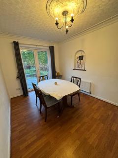 Four BDR House By Eason Stays Short Lets & Serviced Accommodation Rugby With Free Parking - 4