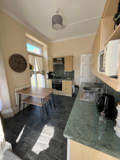 Puffins Nest, close to Tunnels Beach & Harbour with Parking - Ilfracombe - 1