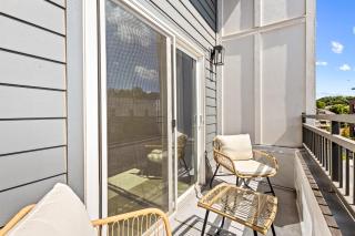 Modern Apt in Grant Park Steps from BeltLine with Free Secure Garage Parking - 2