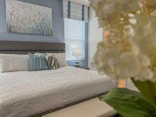 Luxury Family Villa With Pool & Spa Near Disney! - 1