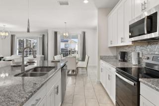 Luxury Villa Pool & Lazy River 20 Min To Disney - 4