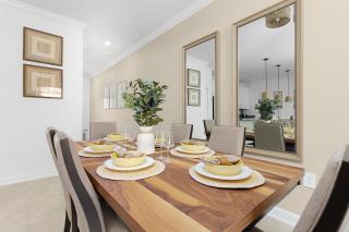 4Br Townhome With Pool - 10 Mins To Disney! - 6