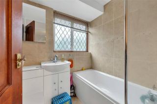 Serene Retreat in Erith with Shared Facilities - Erith - 2