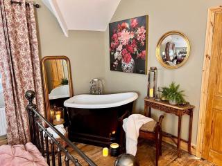 6 Luxury home near family park Pet friendly - 8