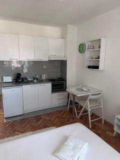 White M - Karaburma - 8