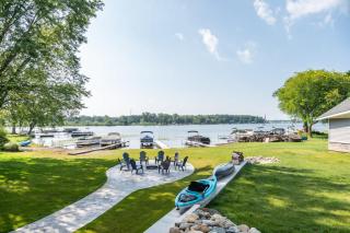 Lakeview Retreat, 6BR with Hot Tub Bliss - Brooklyn - 0