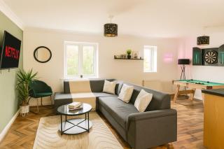 Tranquil 2 Bedroom Hideaway Sleeps 6 - Timperley - 1