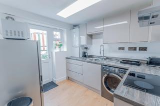 Stylish city flat with free parking - 5