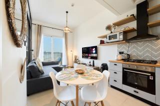 Chic 1BR With Balcony in Collective 2 Dubai Hills - 7